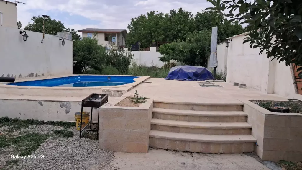 باغچه با امکانات کامل و بسیار زیبا