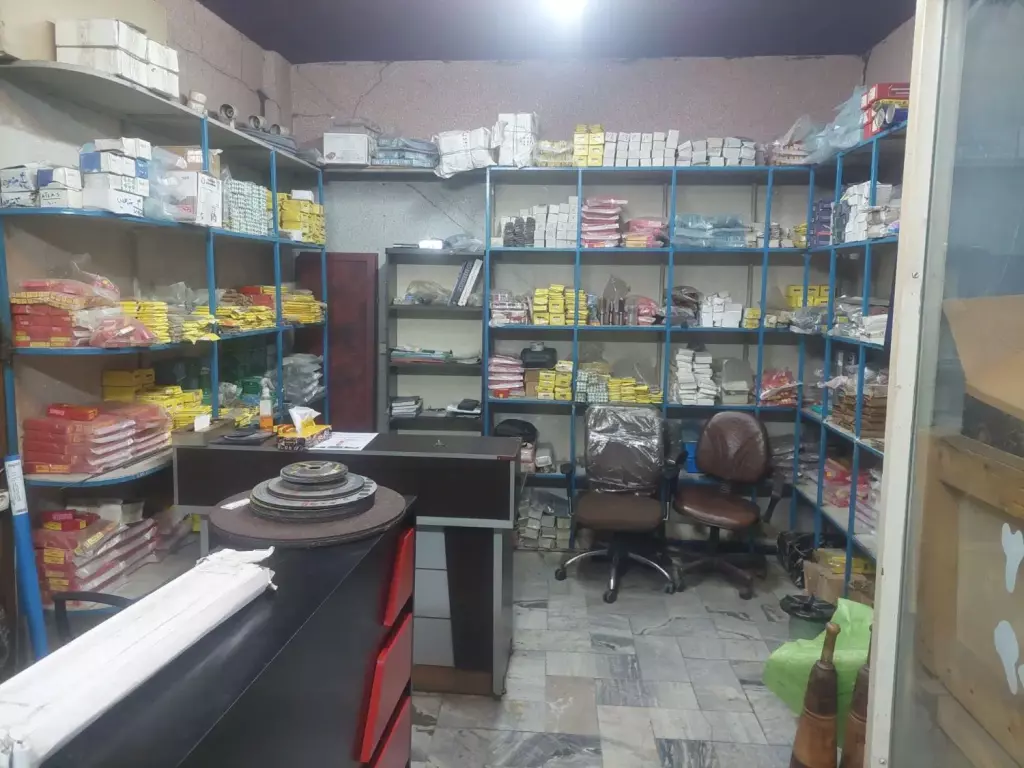 مغازه 18 متر/ میدان حسن آباد / پاساژ شُرکا