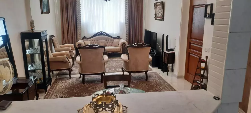 خونه تمیز نقاشی شده و بدون پرتی
