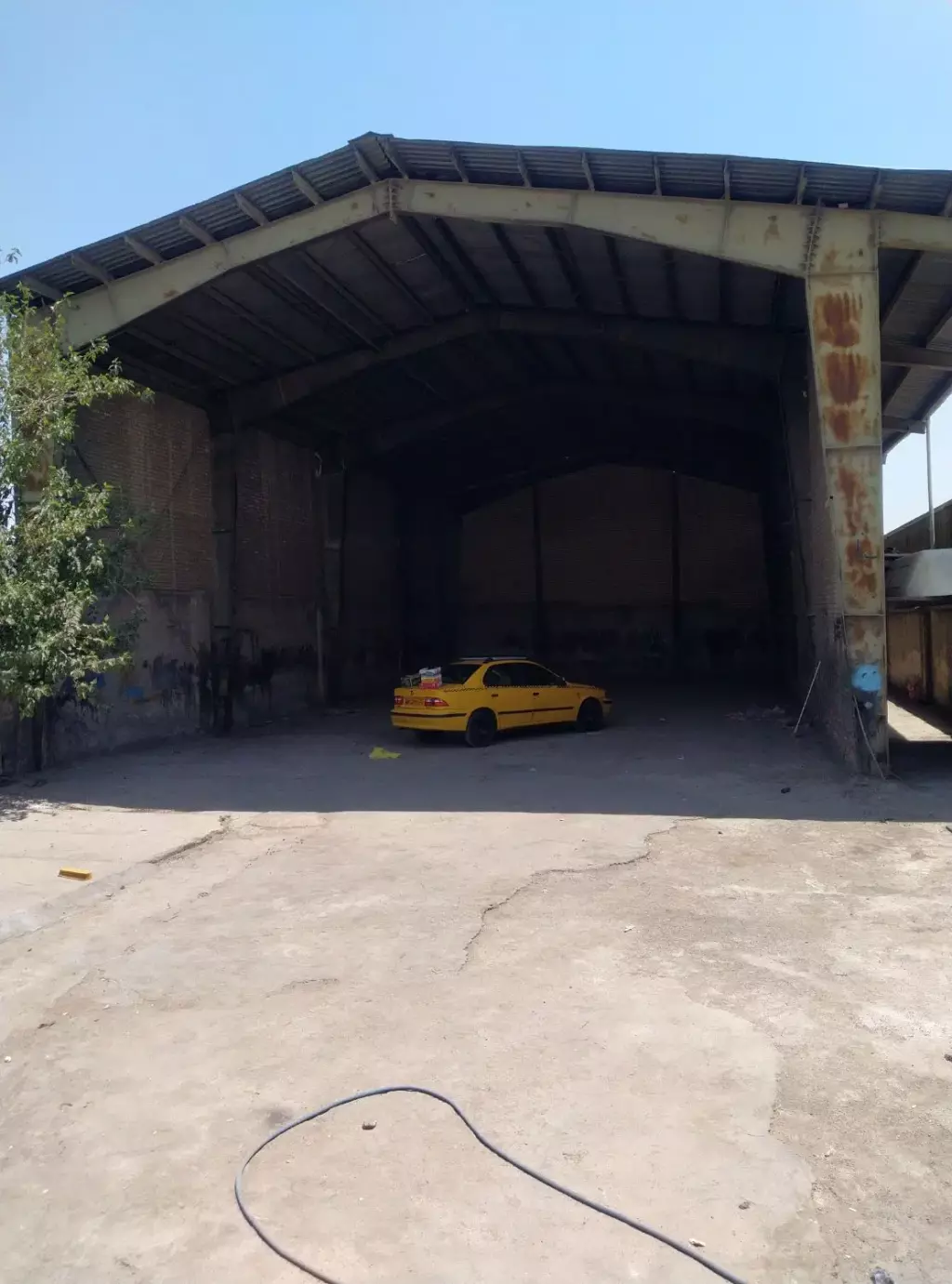 گاراژ اجار ه ایی سه راه سیمان بر جاده - تصویر 4