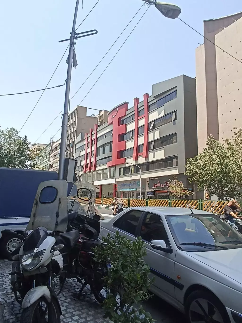 جمهوری 83 متر فلت با امکانات کامل