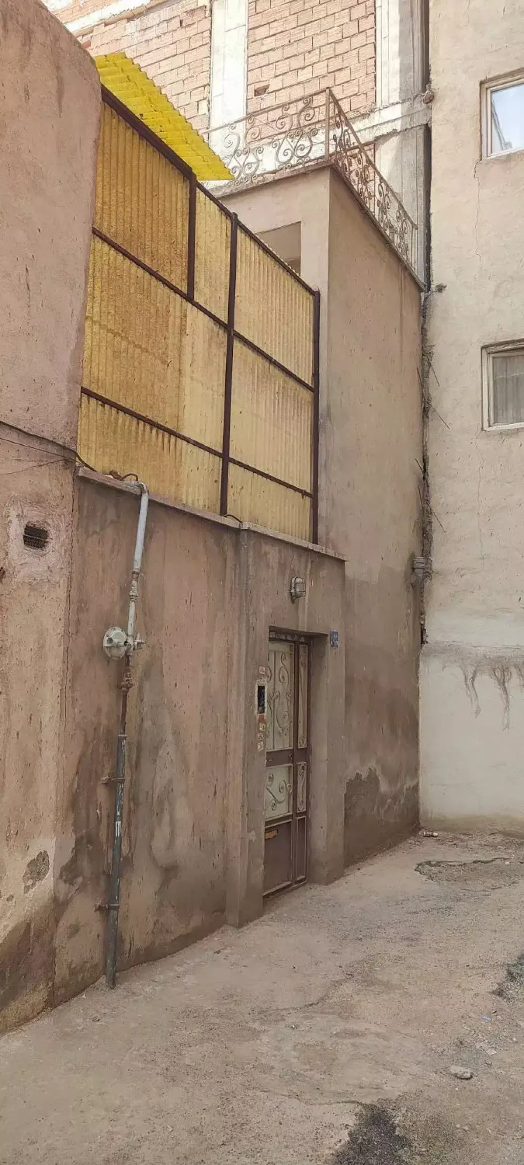 60 متر خانه کلنگی نازی آباد ( قابل تجمیع )