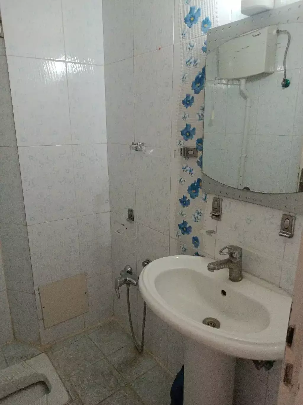 آپارتمان تک واحدی 120متری ط دوم فول امکانات - تصویر 9