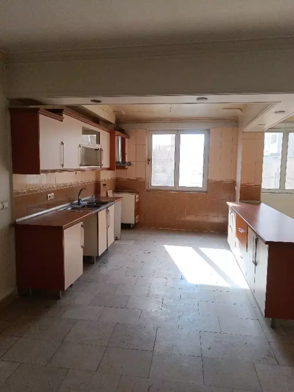 آپارتمان تک واحدی 120متری ط دوم فول امکانات - تصویر 3