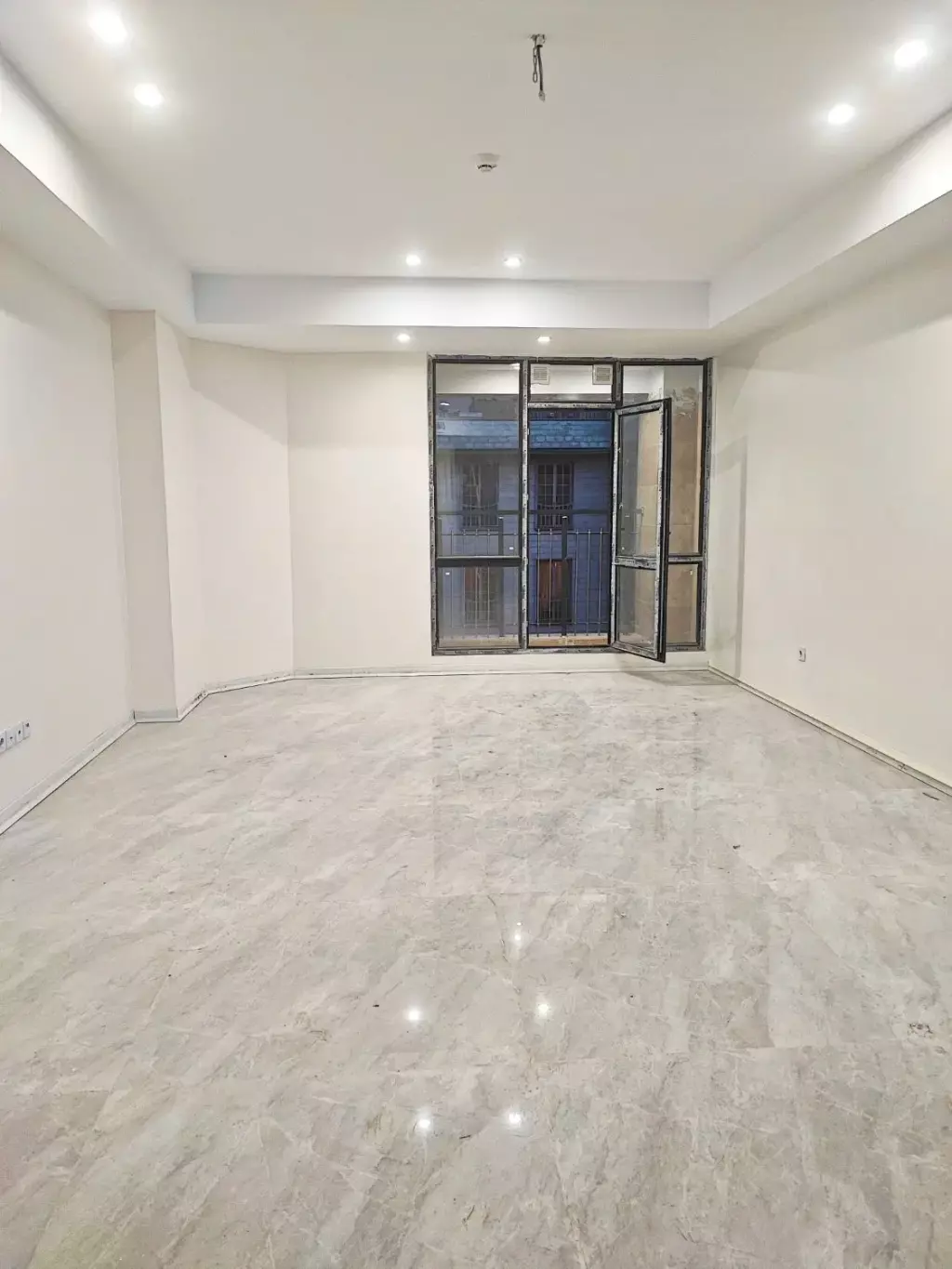 92 متر 2خواب فول امکانات پاتریس