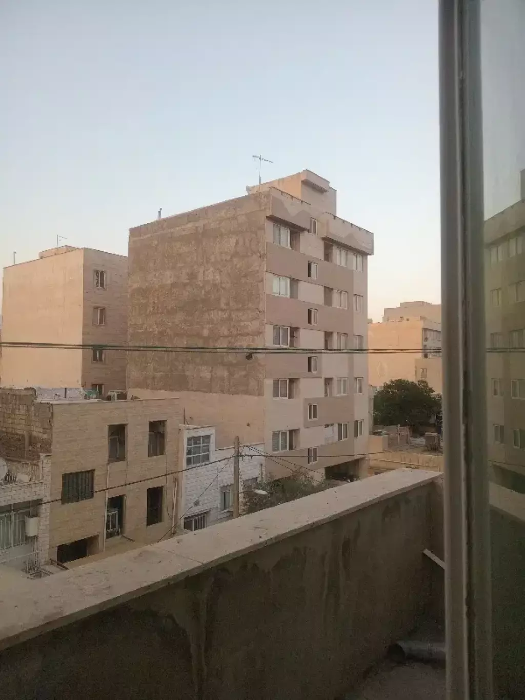 آپارتمان تک واحدی