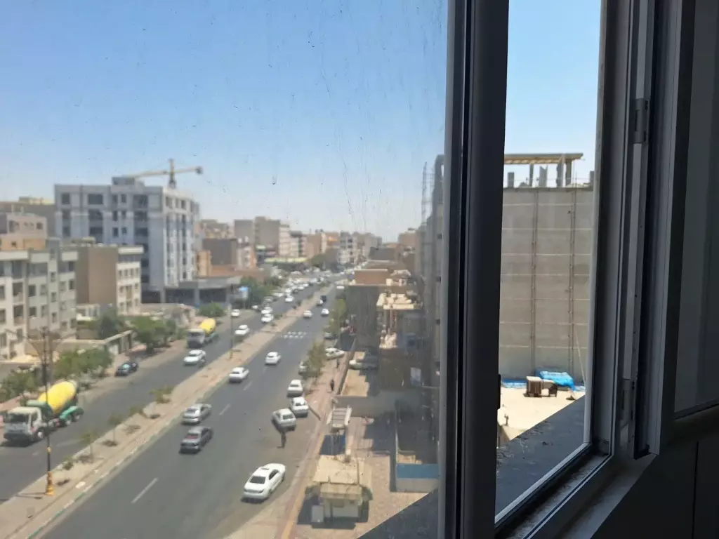 80 متری نوساز، غرق نور با دو پارکینگ سندی - تصویر 8