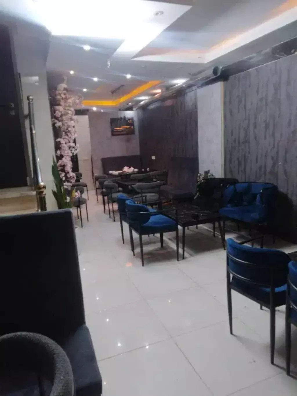 رهن و اجاره مغازه 108 متری بر اصلی پاسدار گمنام - تصویر 5