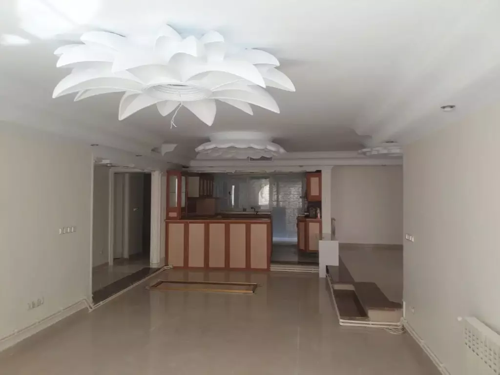130 متری دو خواب غرق نور بیواسطه