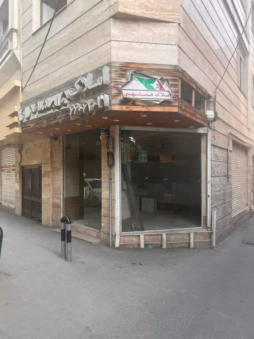 مغازه 15 متری بر خیابان اصلی دستغیب غربی