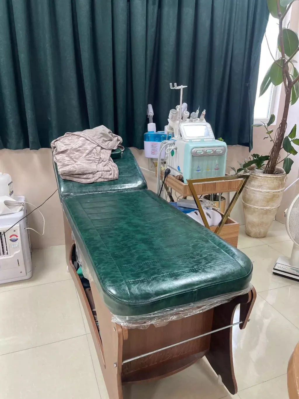 اجاره میز ناخن و تخت مژه و صندلی رنگ - تصویر 2