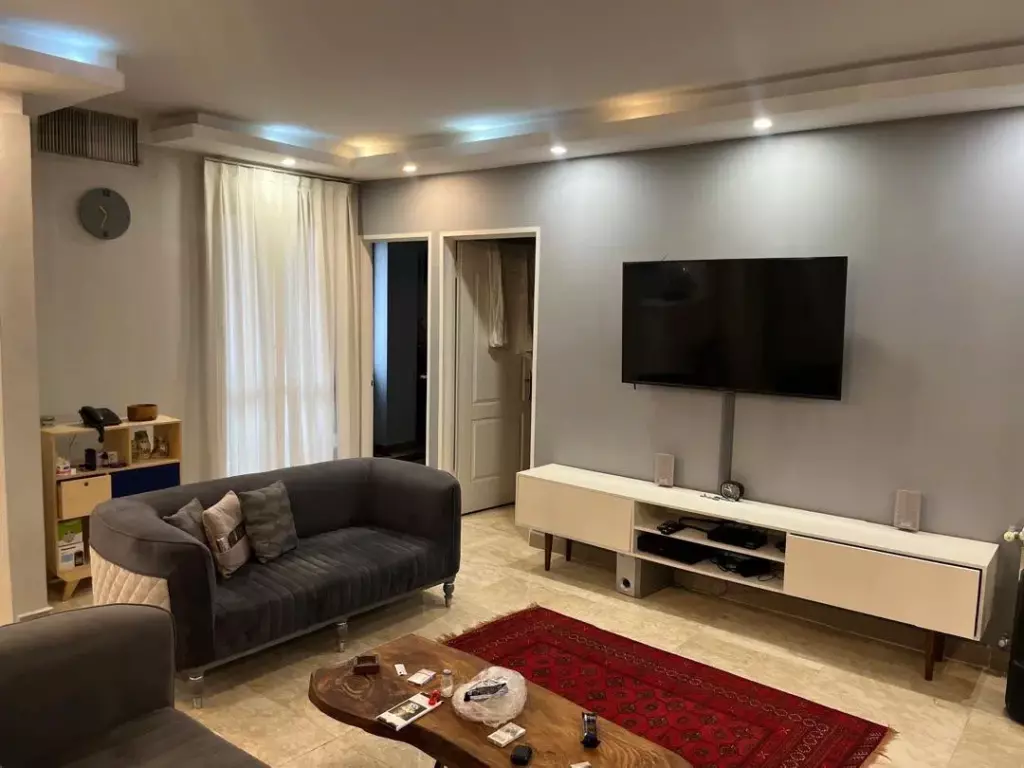 85 متری دو خوابه ط2 فول امکانات