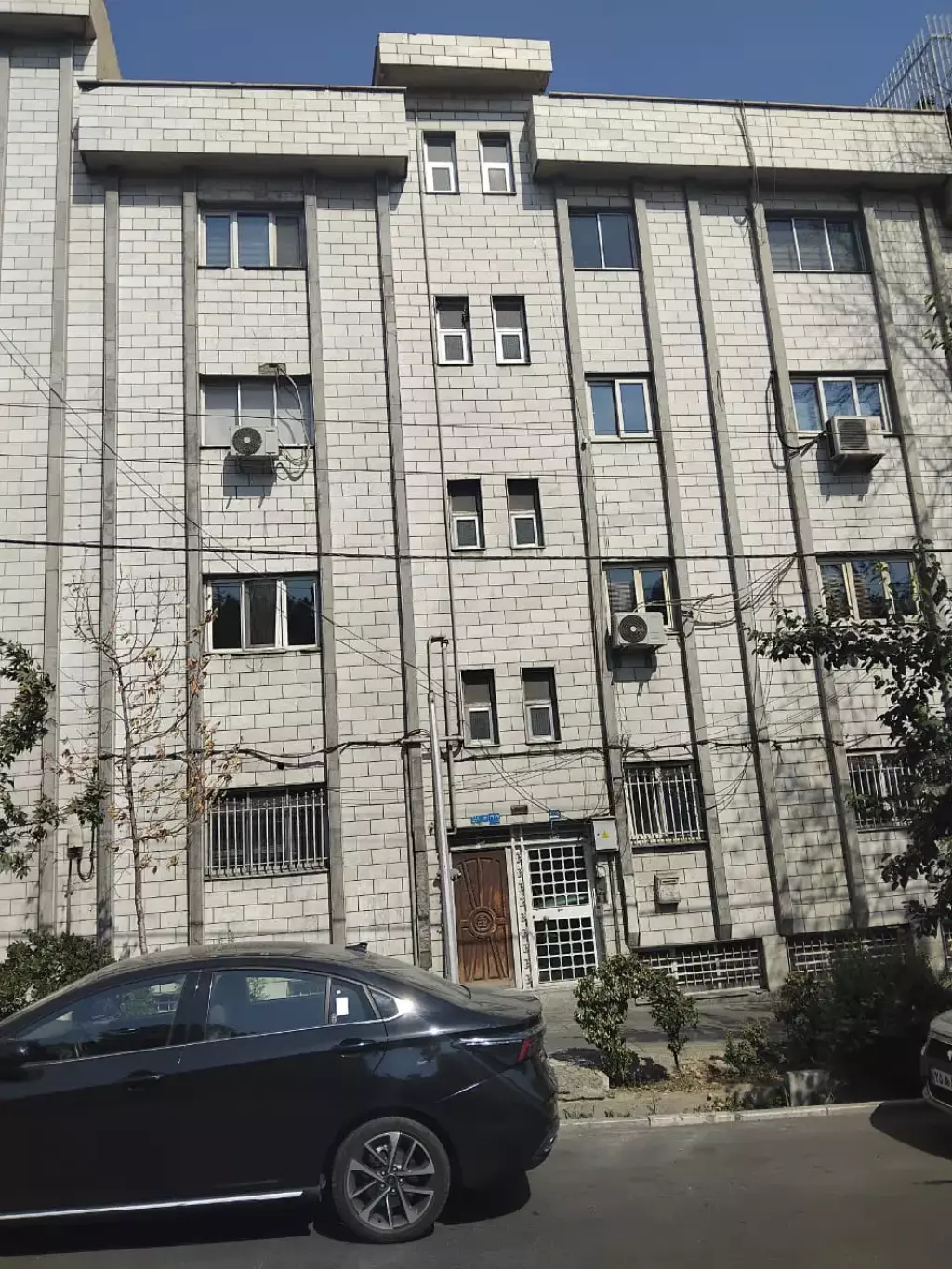 زمین 390متر بنا 1000متر