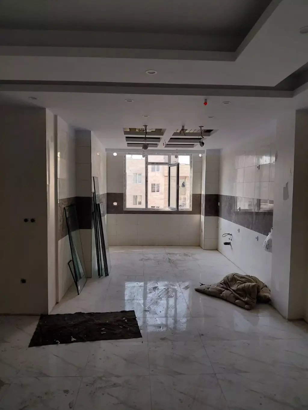 اپارتمان نوساز کلید نخودره 85 متری - تصویر 2