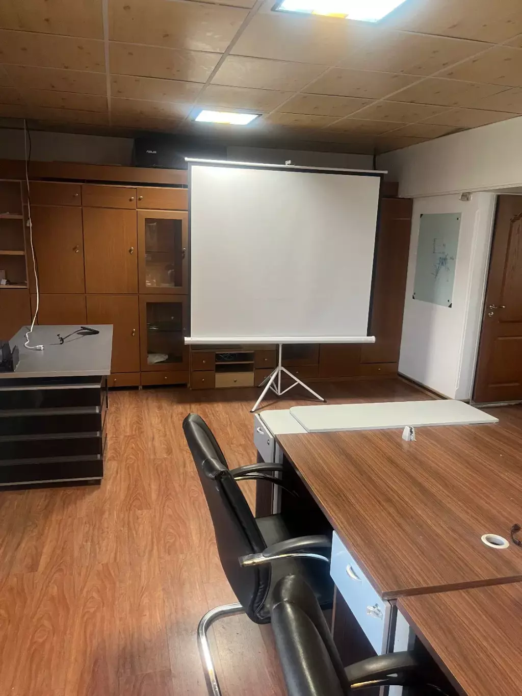 اجاره اتاق  بزرگ از دفتر کار - تصویر 2