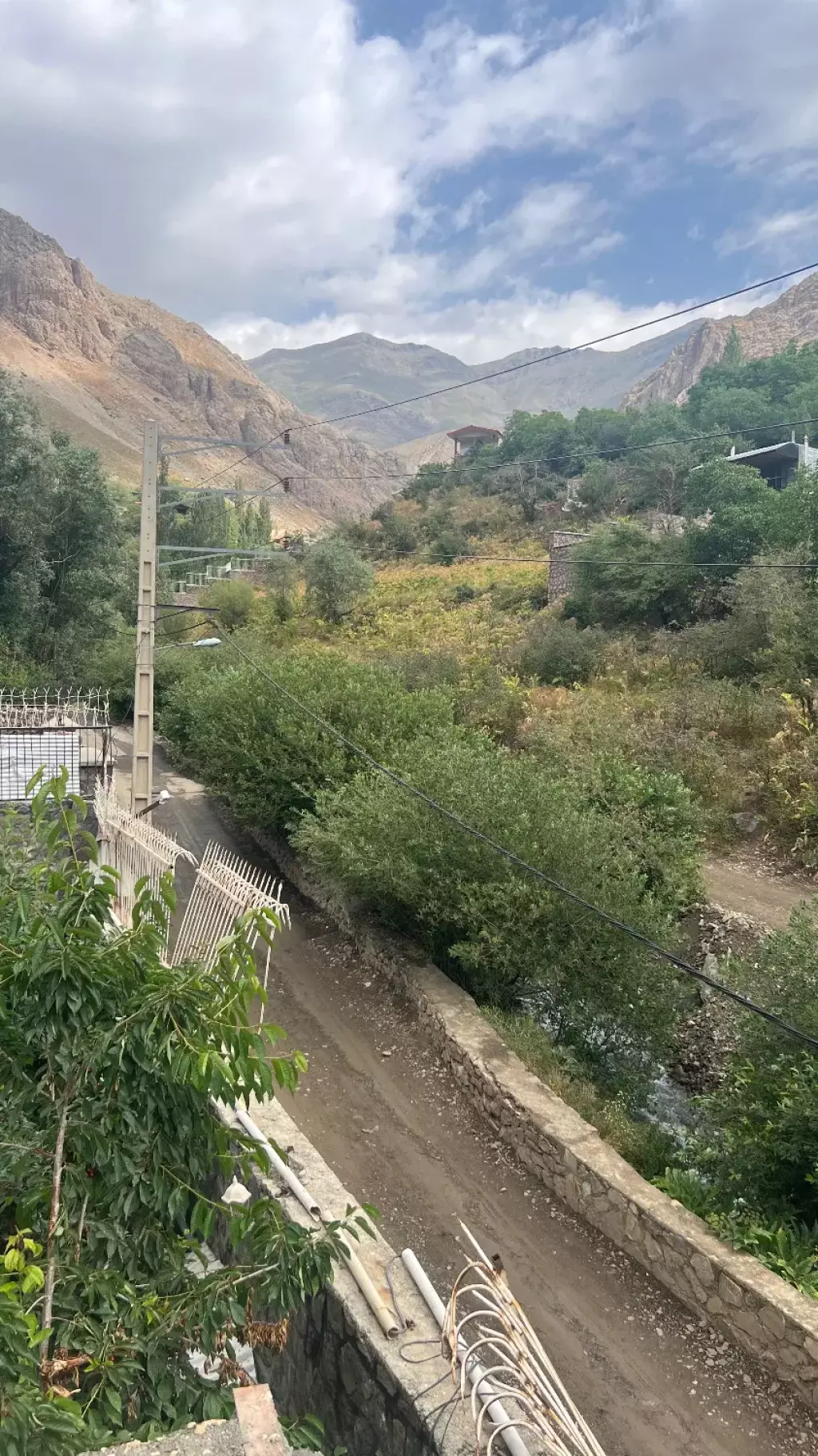 باغ لب رودخانه هوا خنک نزدیک تهران - تصویر 7
