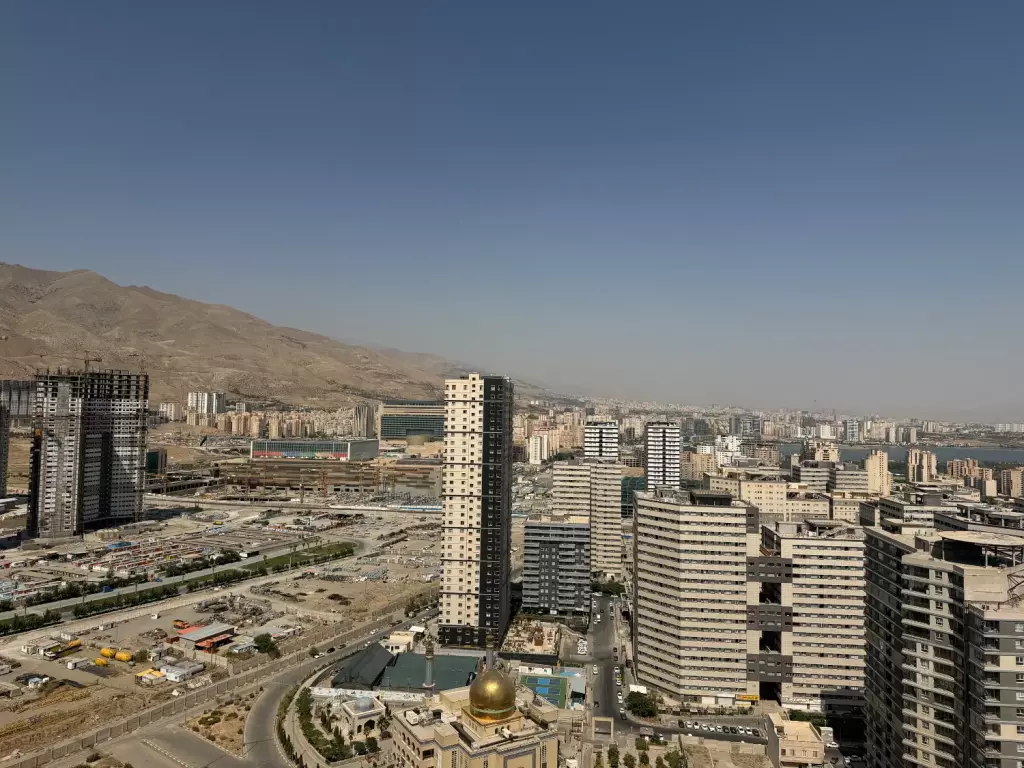 217 متر نارنج 8 دید جنگل چیتگر ، دریاچه چیتگر ،کوه - تصویر 6