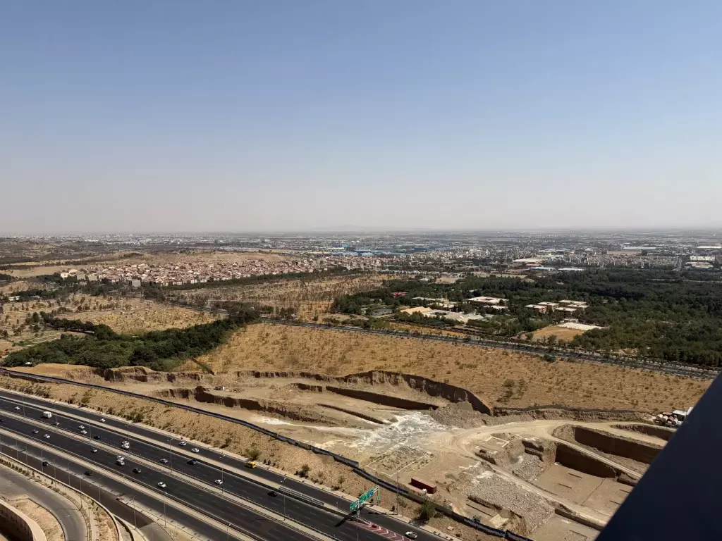 217 متر نارنج 8 دید جنگل چیتگر ، دریاچه چیتگر ،کوه - تصویر 10