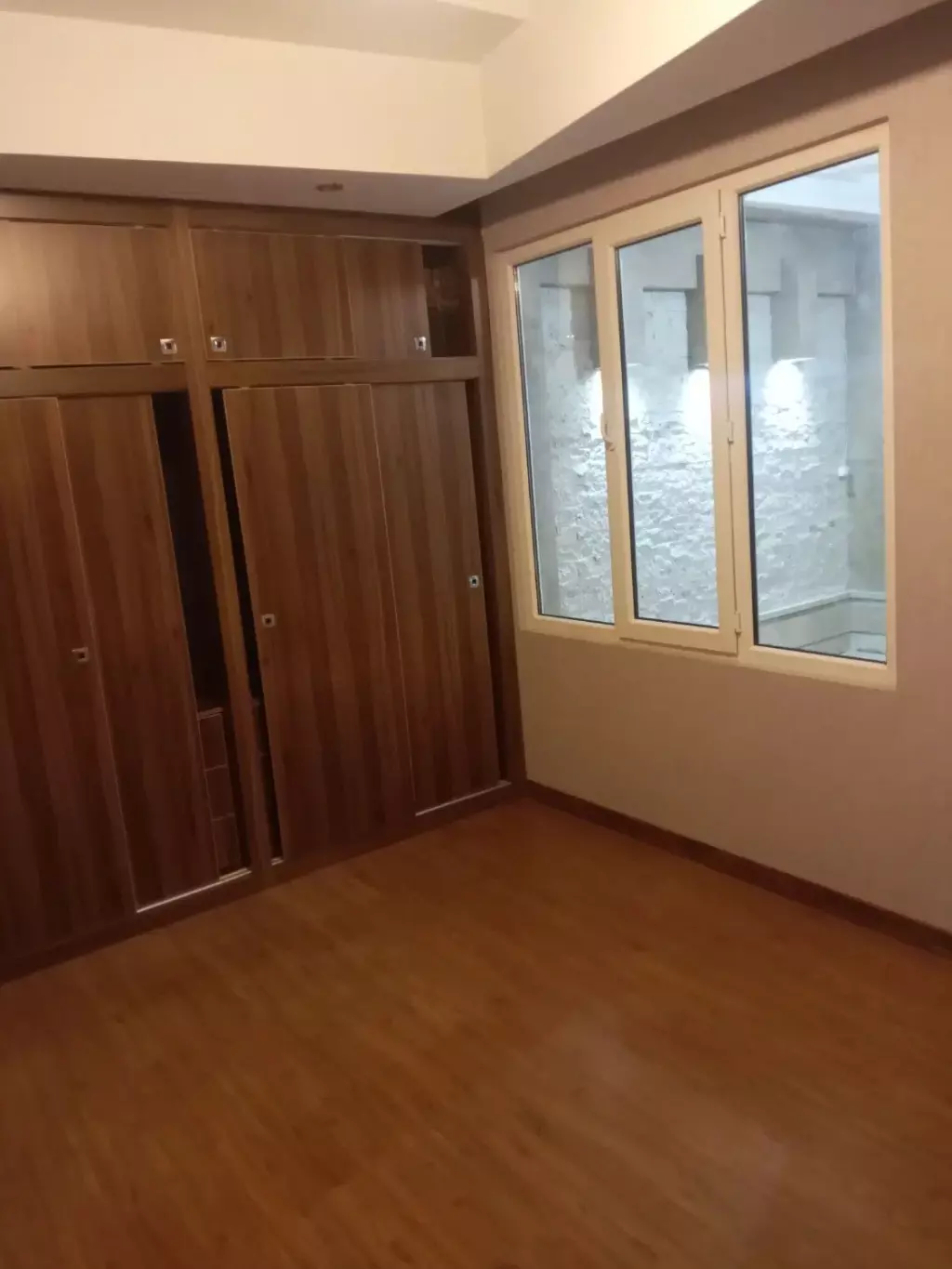 158متر آپارتمان مسکونی اقدسه خ گلزار