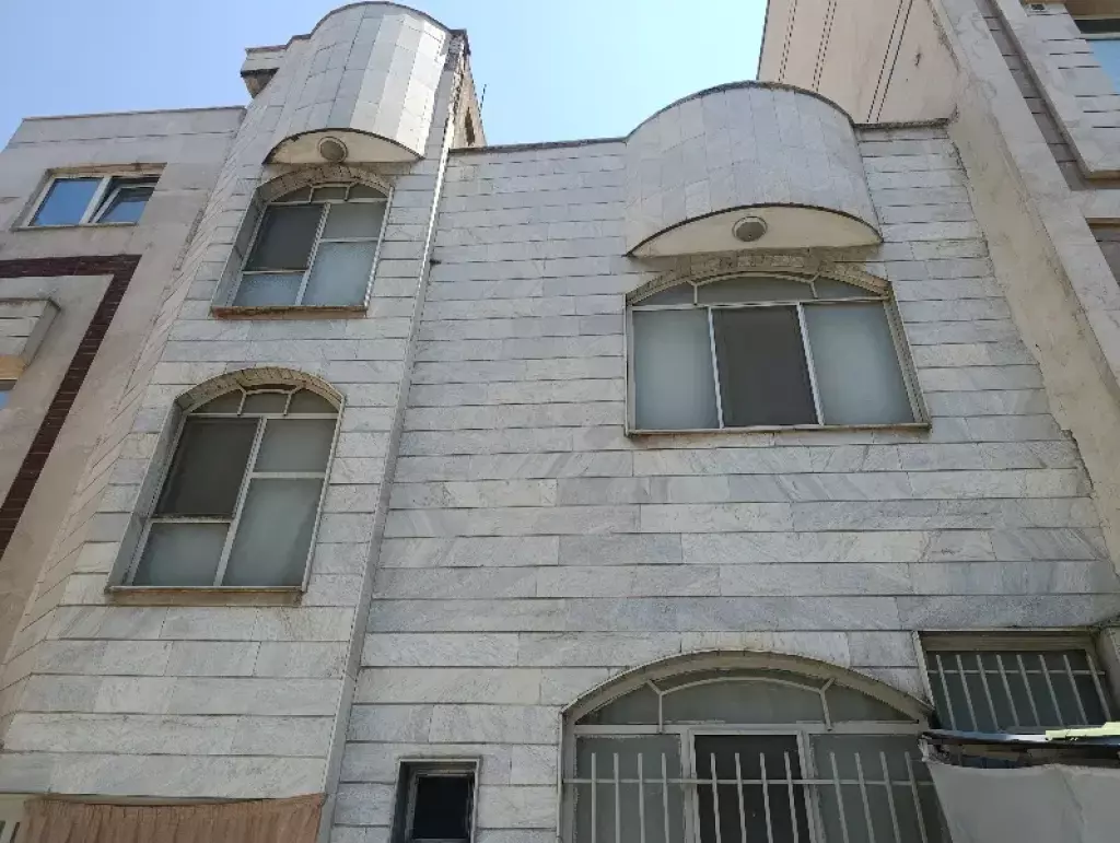 فروش خانه ویلایی همراه با جواز ساخت آماده