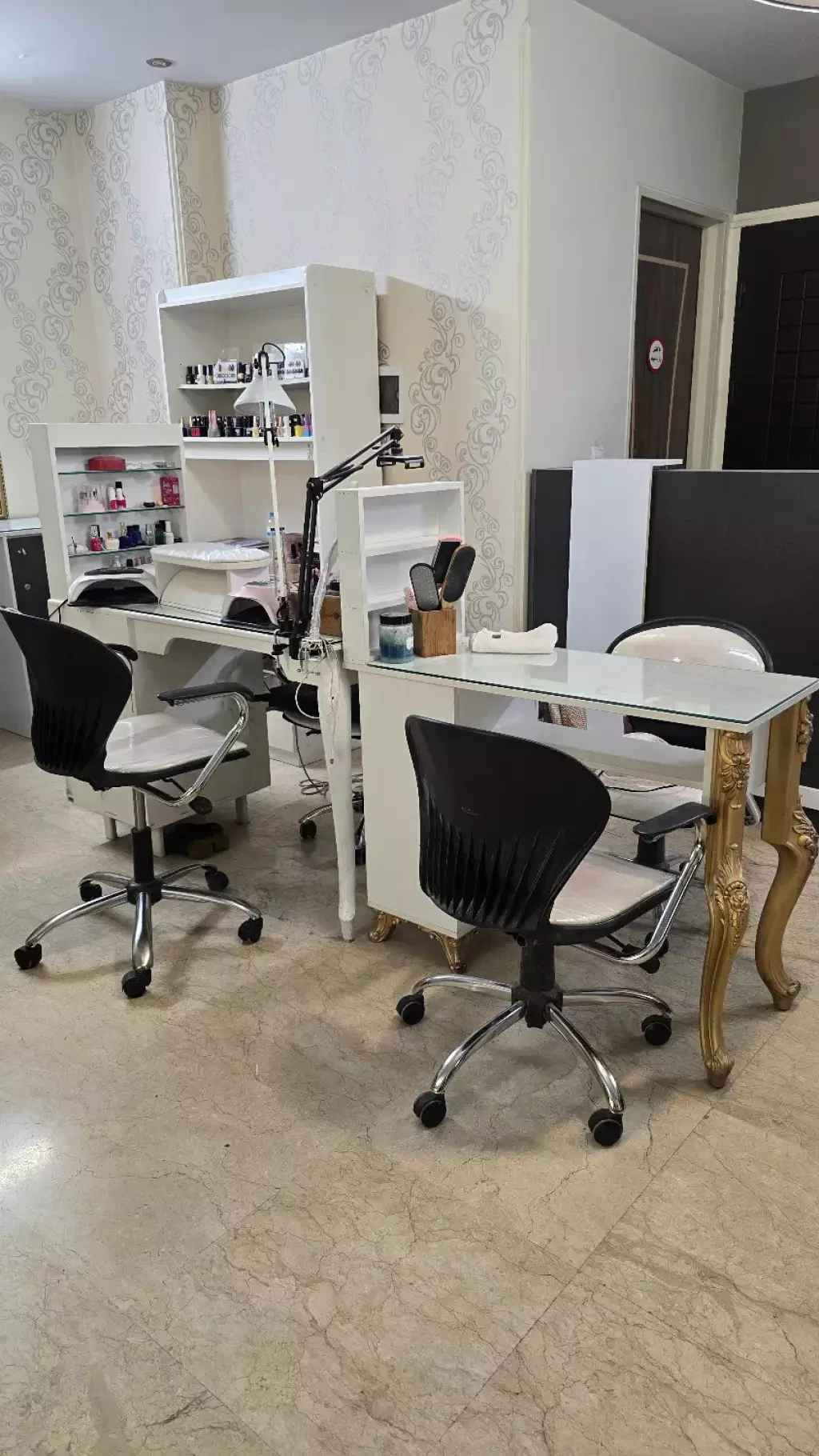 اجاره میز ناخن