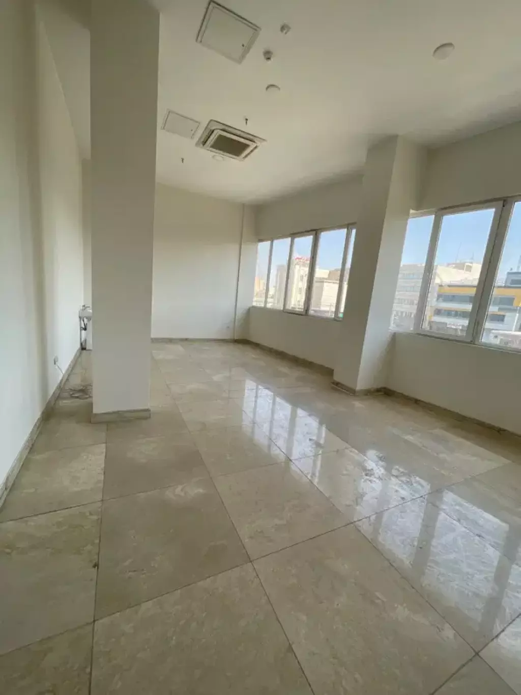 مغازه 50 متری تجاری امکانات کامل - تصویر 3