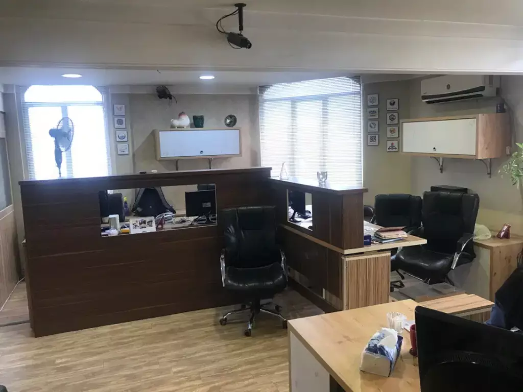 اجاره دفتر کار در بازار بلورفروشان شوش با وسایل