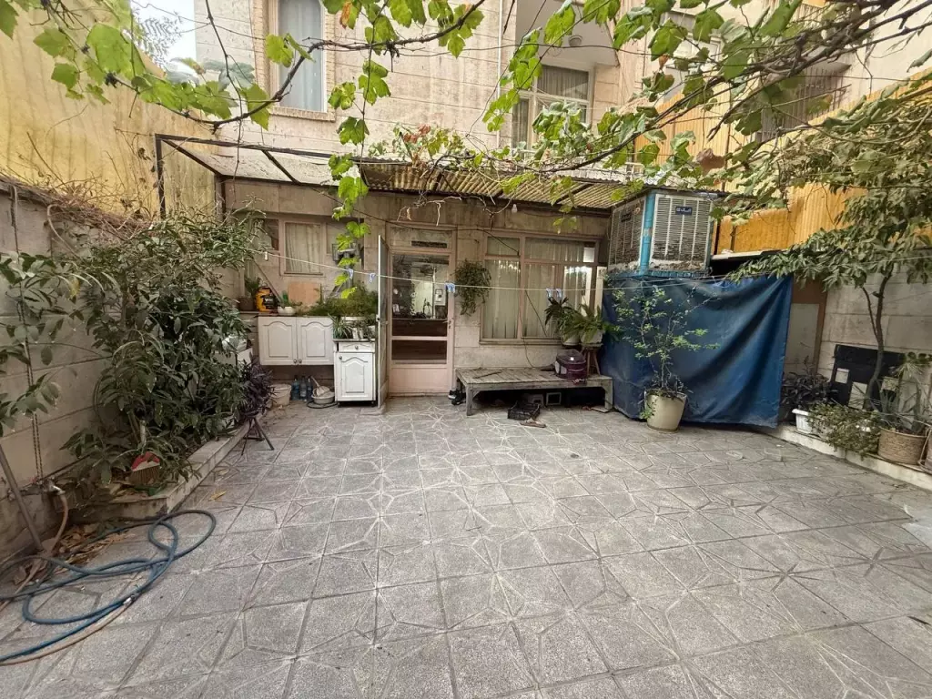 72 متر خ بنایی همکف با حیاط اختصاصی مشجر - تصویر 4