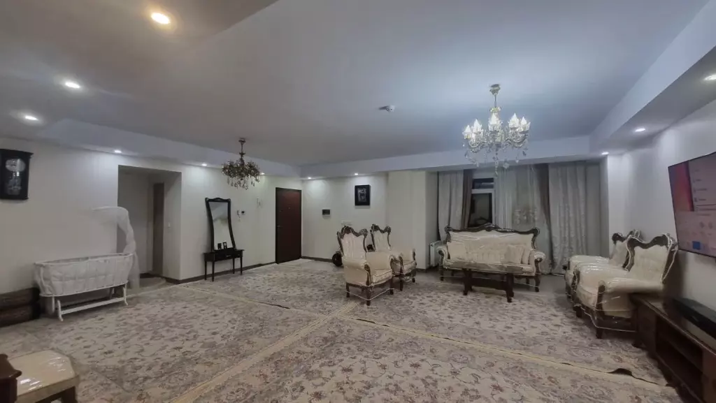 106 متر 3ساله طبقه4 فول/دوبر نورگیر/گلشن دوست