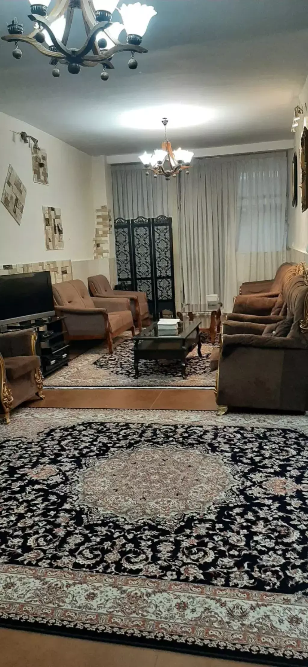 آپارتمان 95 متری حیاط دار ماشین رو