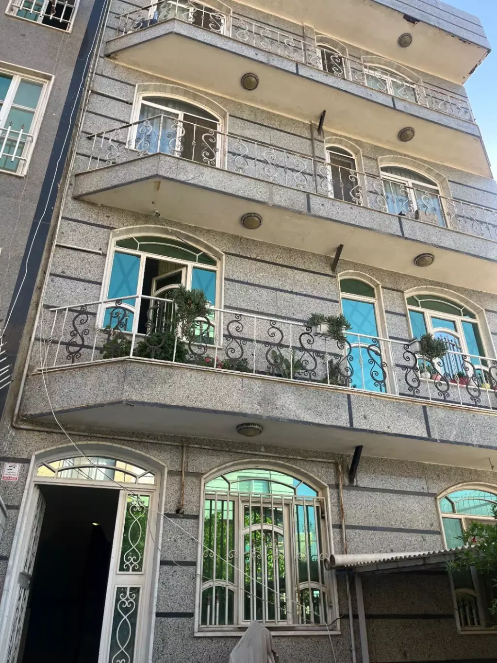 اپارتمان یک جا فروشی چهارطبقه 120 متری - تصویر 2