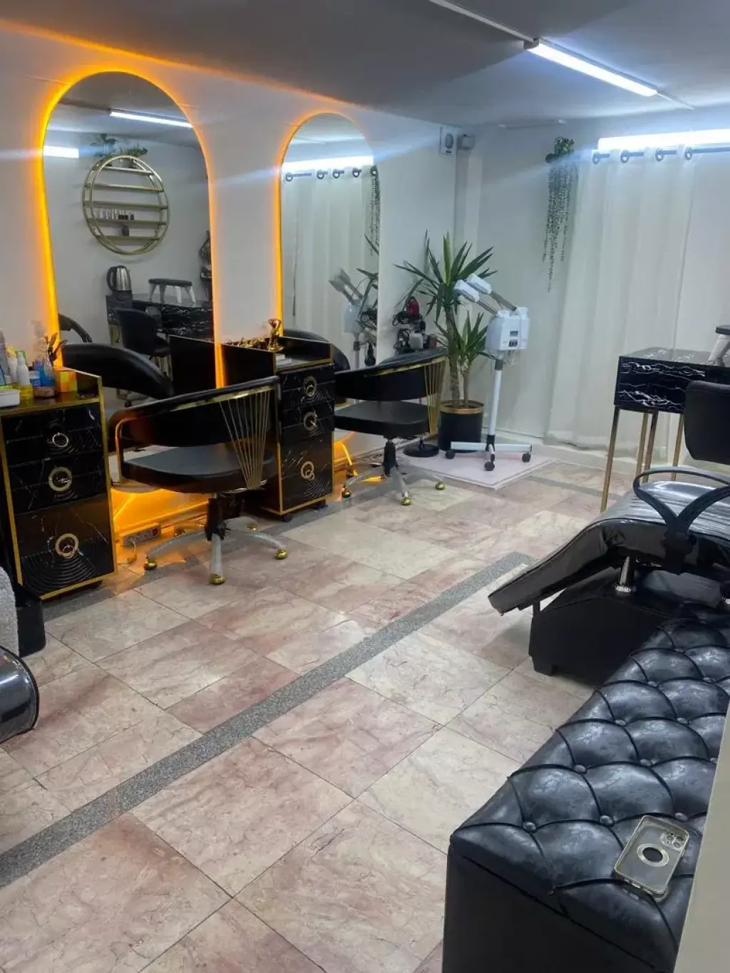 رهن و اجاره سالن آرایشگاه بانوان