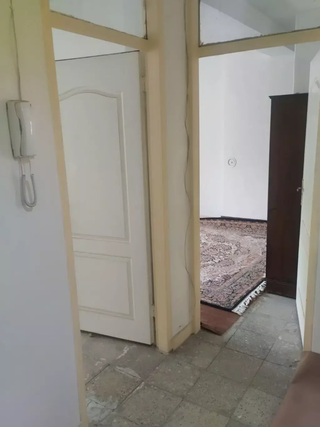 آپارتمان قرمز شهرک مطهری کیانشهر (بلوار رجب نیا)