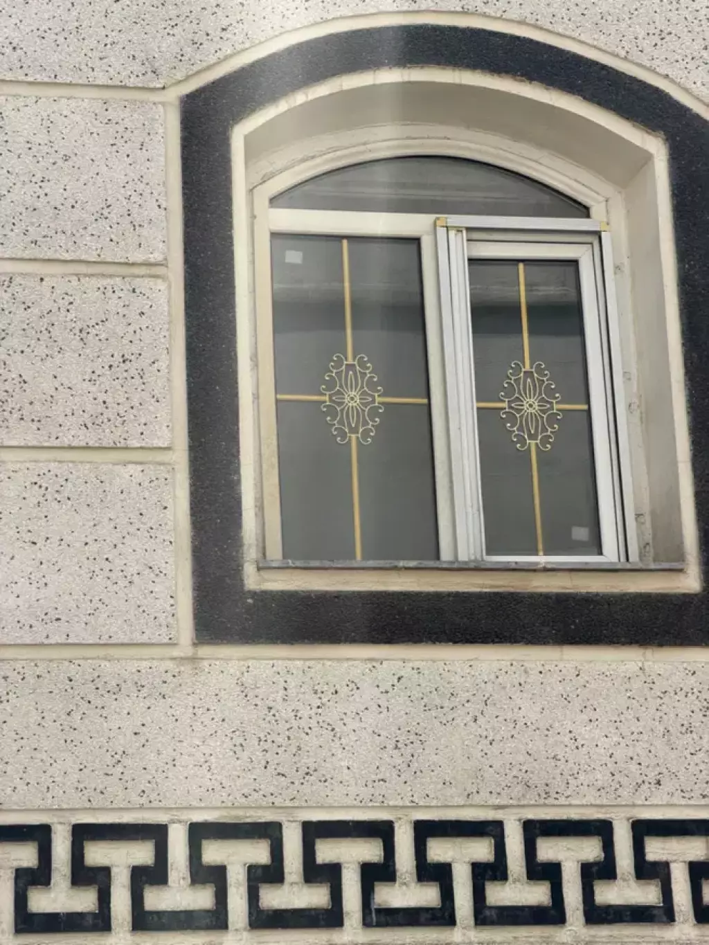 آپارتمان سه طبقه تک واحدی