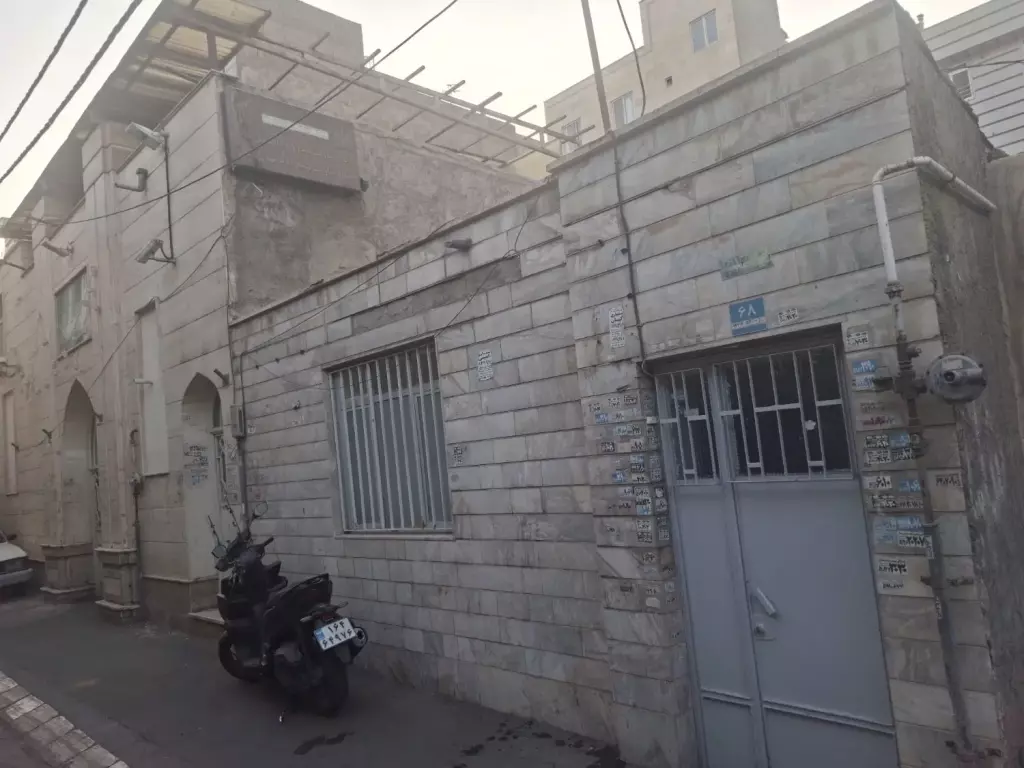 137 متر بر 6.20 سجادشمالی با جواز 5طبقه مسکونی - تصویر 2