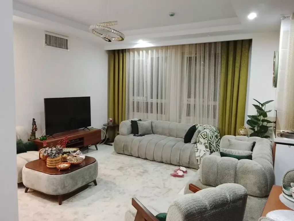 30 متر با پارکینگ و انباری اختصاصی