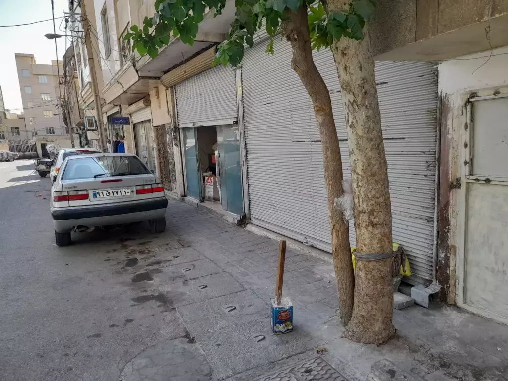 مغازه حدودا 50 متر فروشی