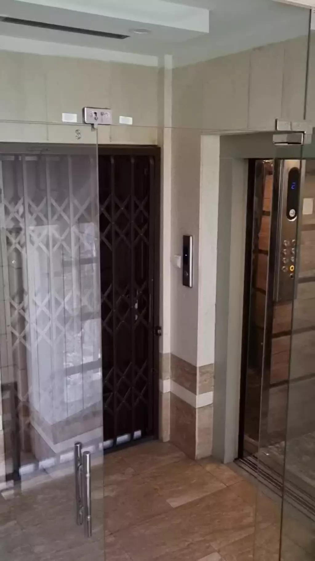 واحد 95 متری اداری رو به خیابان