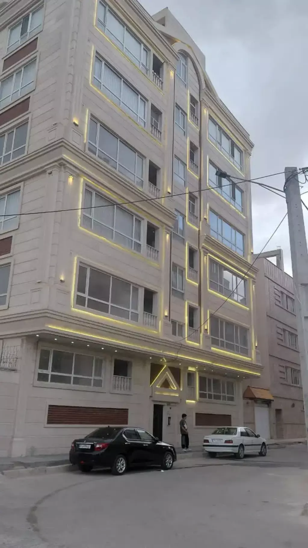 آپارتمان مسکونی شریعتی ظفر