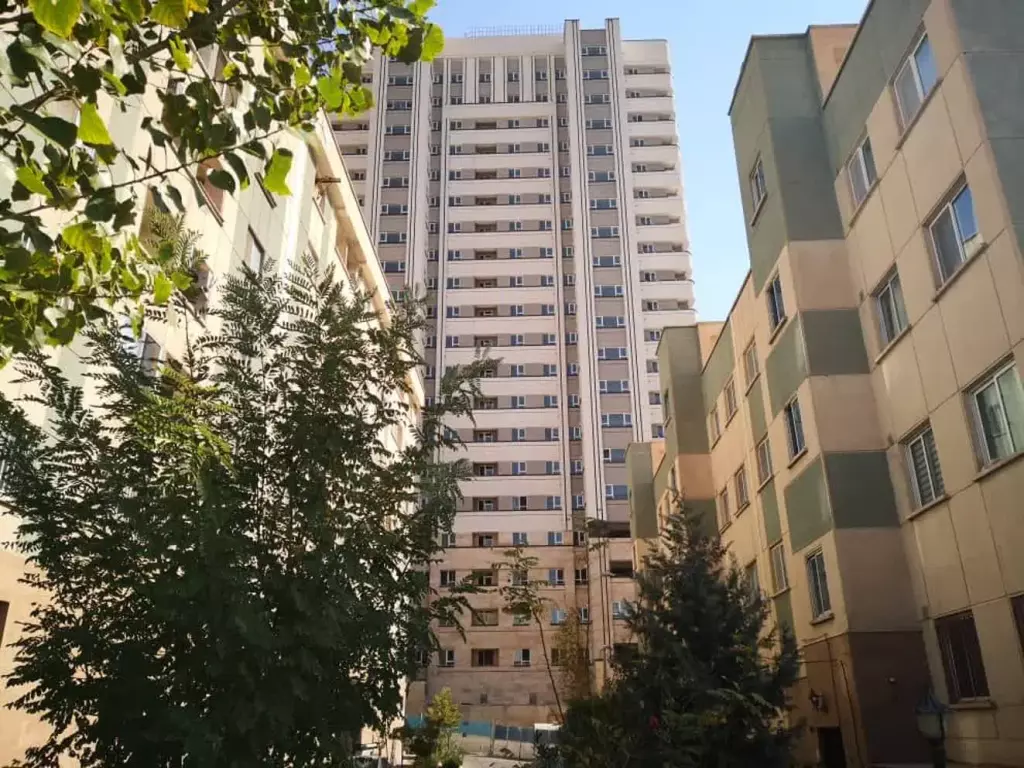 فروش آپارتمان 126 متری در گلستان (شهرک راه آهن)