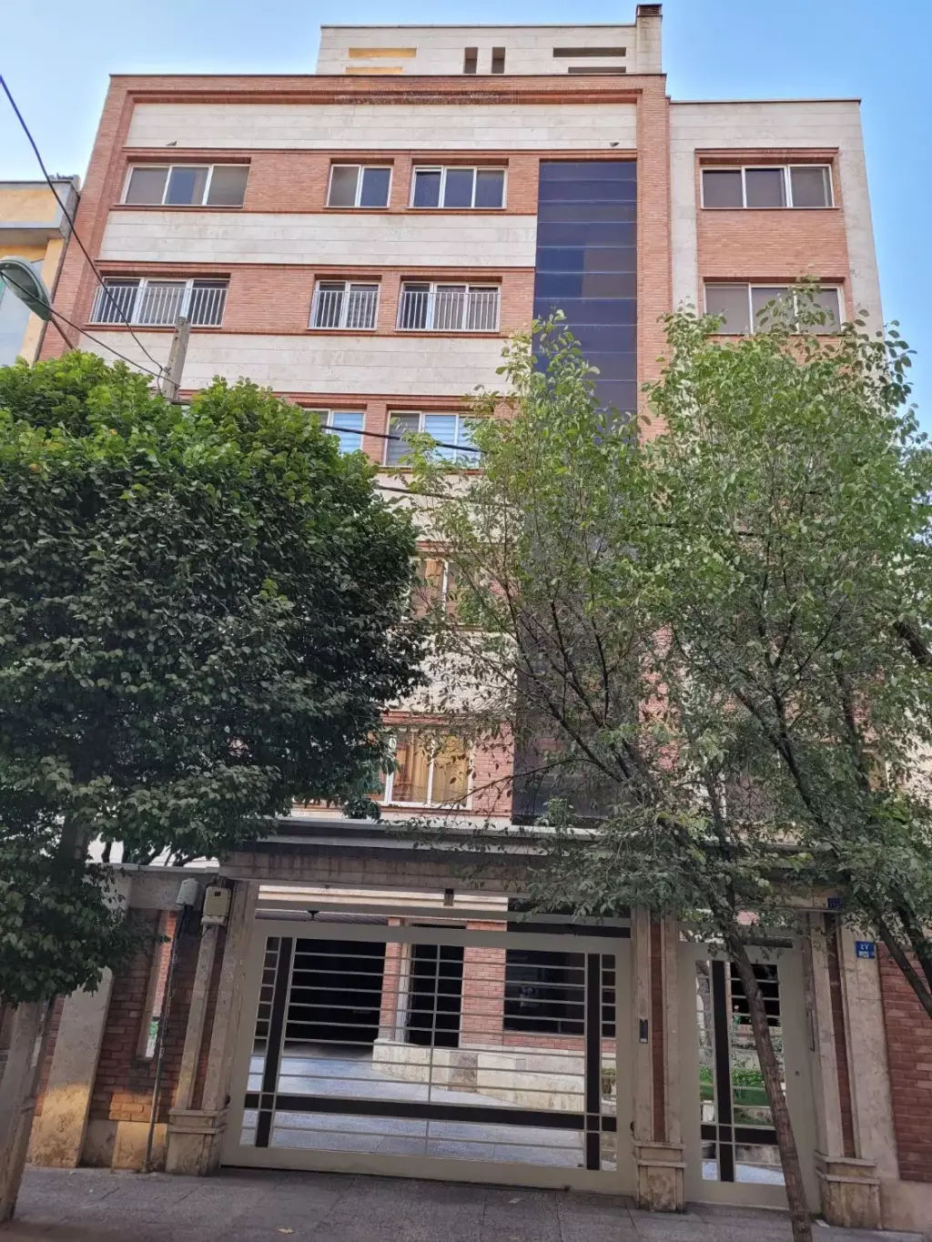 اجاره آپارتمان 95 متری در درختی