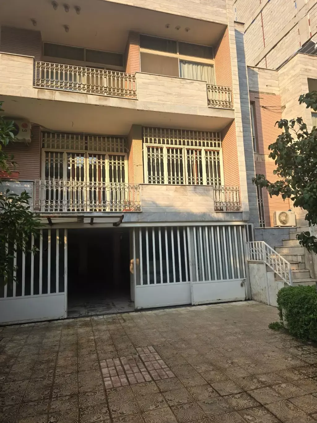 اجاره اداری و تجاری 270 متری در پاسداران