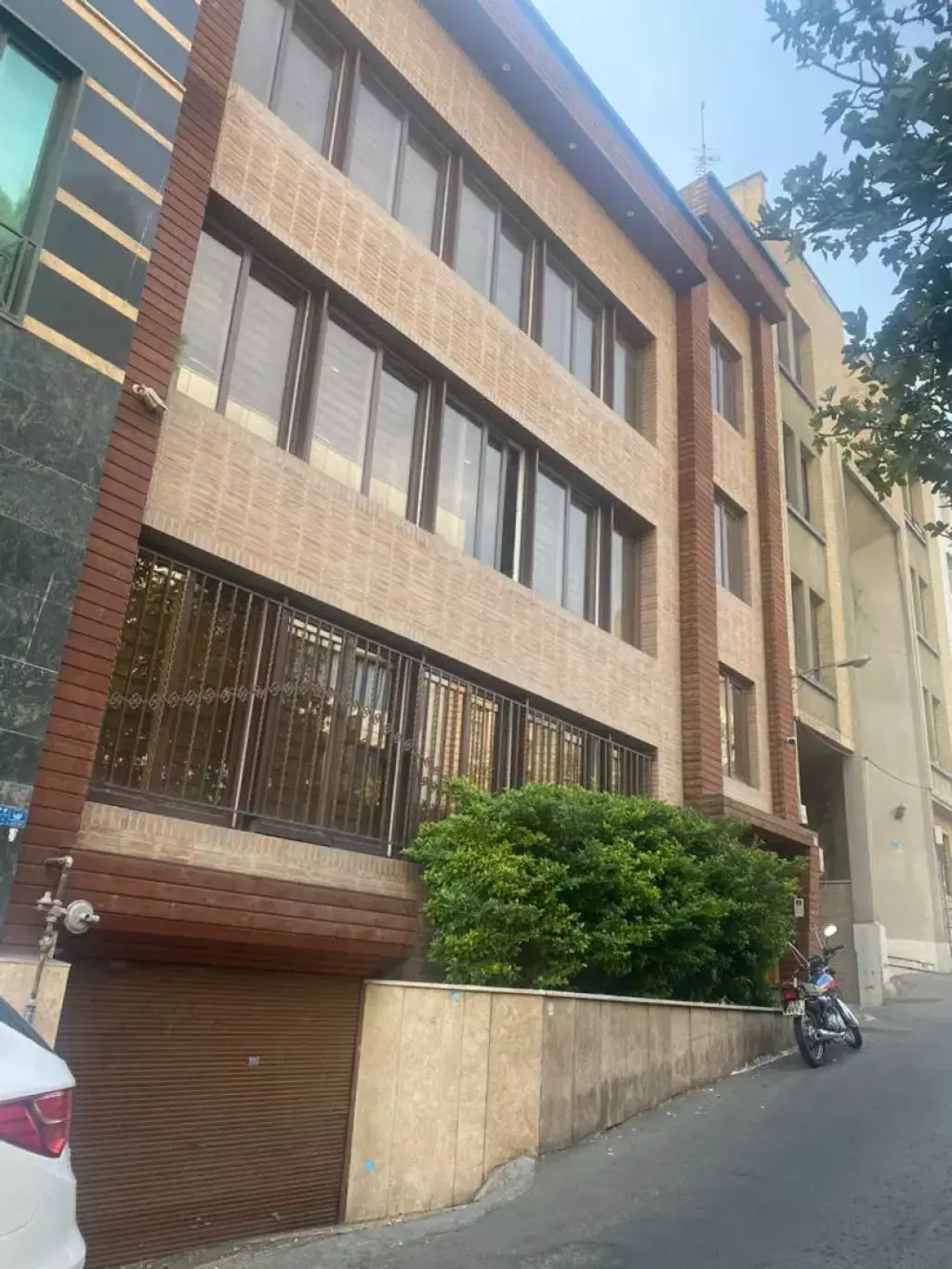 اجاره اداری و تجاری 700 متری در عباس‌آباد