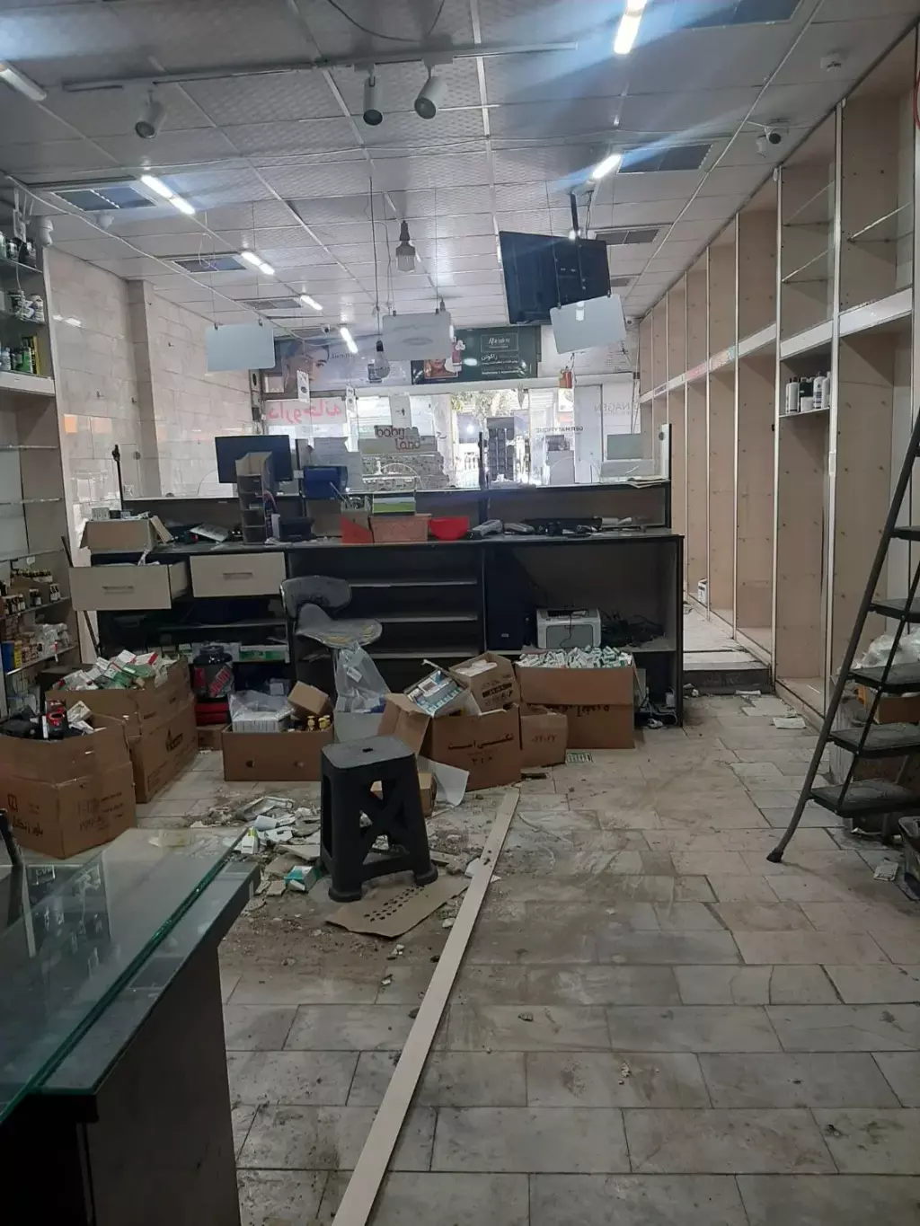 اجاره اداری و تجاری 90 متری در خاک سفید - تصویر 3