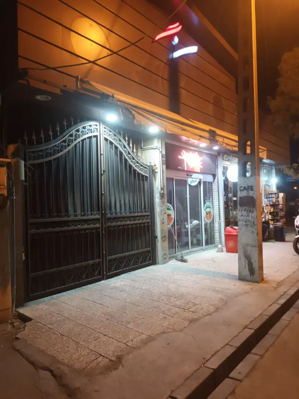 فروش اداری و تجاری 16 متری در نصرت