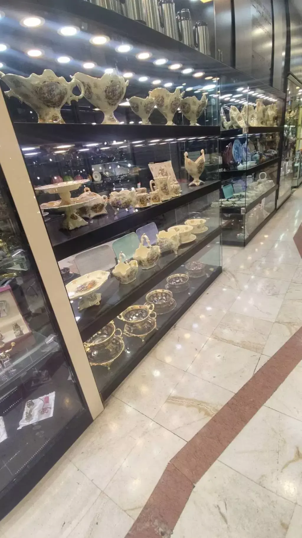 اجاره اداری و تجاری 13 متری در شوش (باغ آذری)