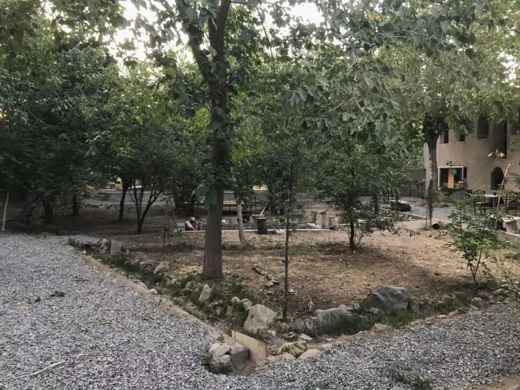 اجاره اداری و تجاری 650 متری در لویزان