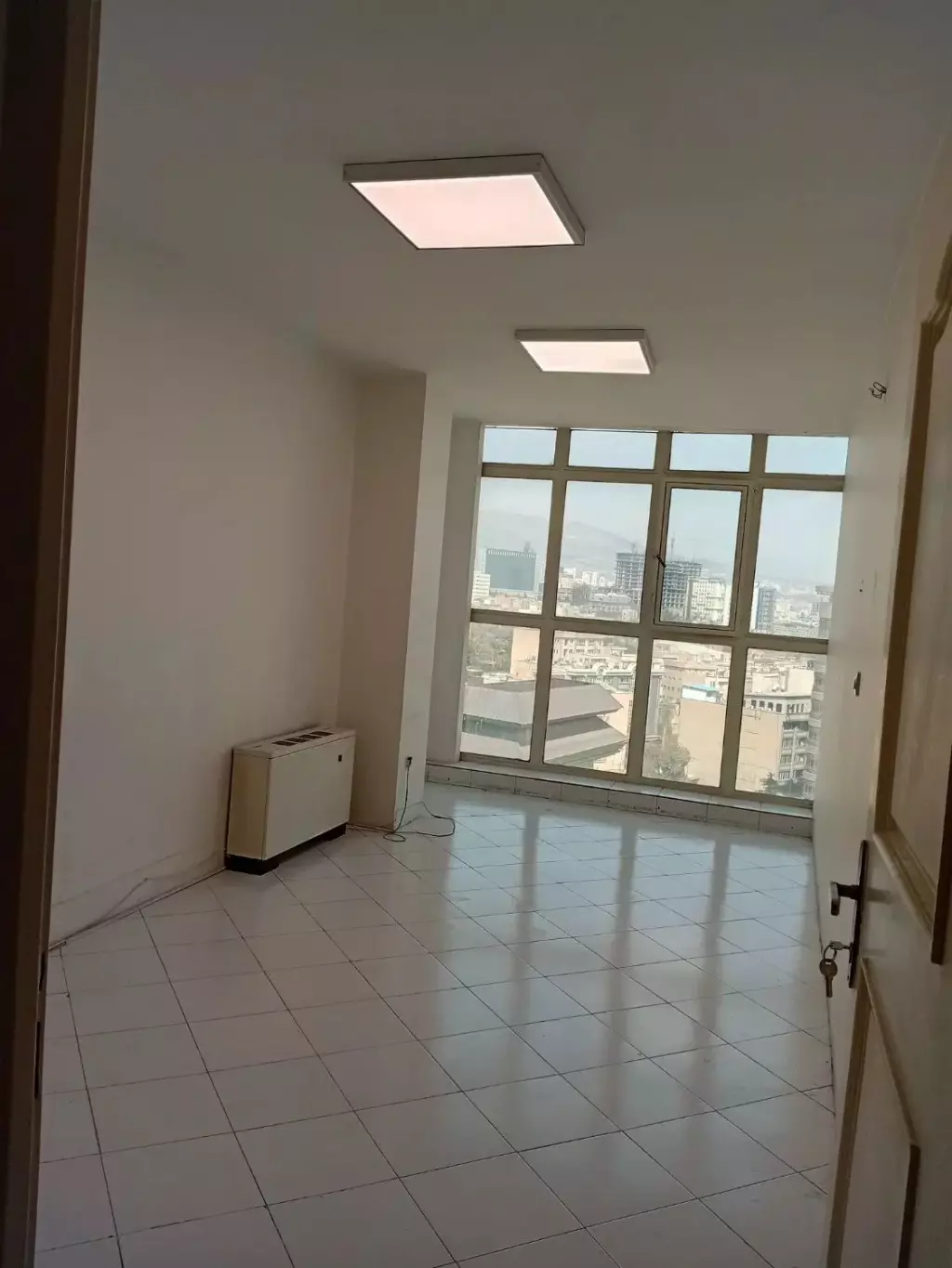 اجاره اداری و تجاری 18 متری در ونک
