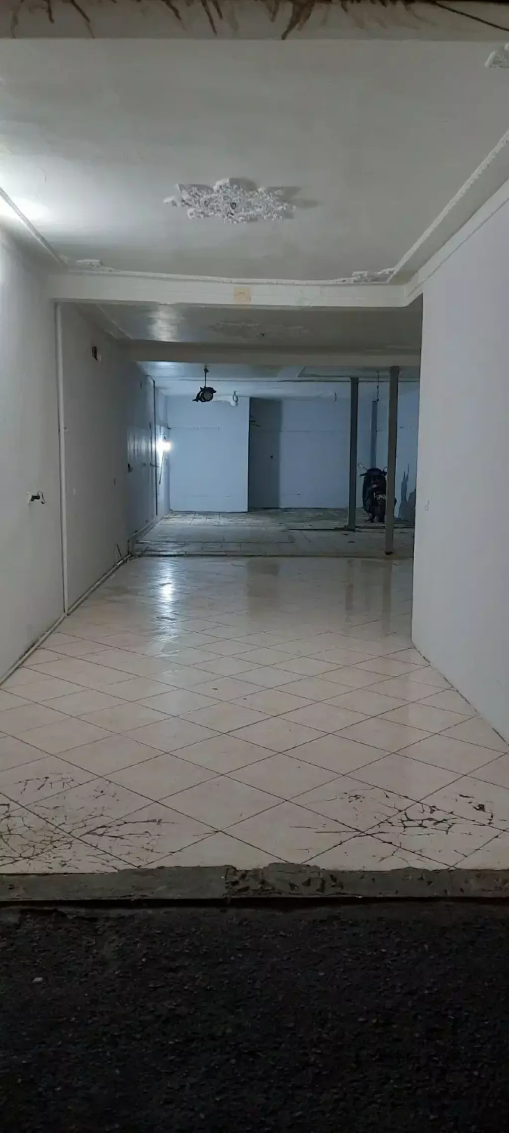 اجاره اداری و تجاری 112 متری در عبدل‌آباد
