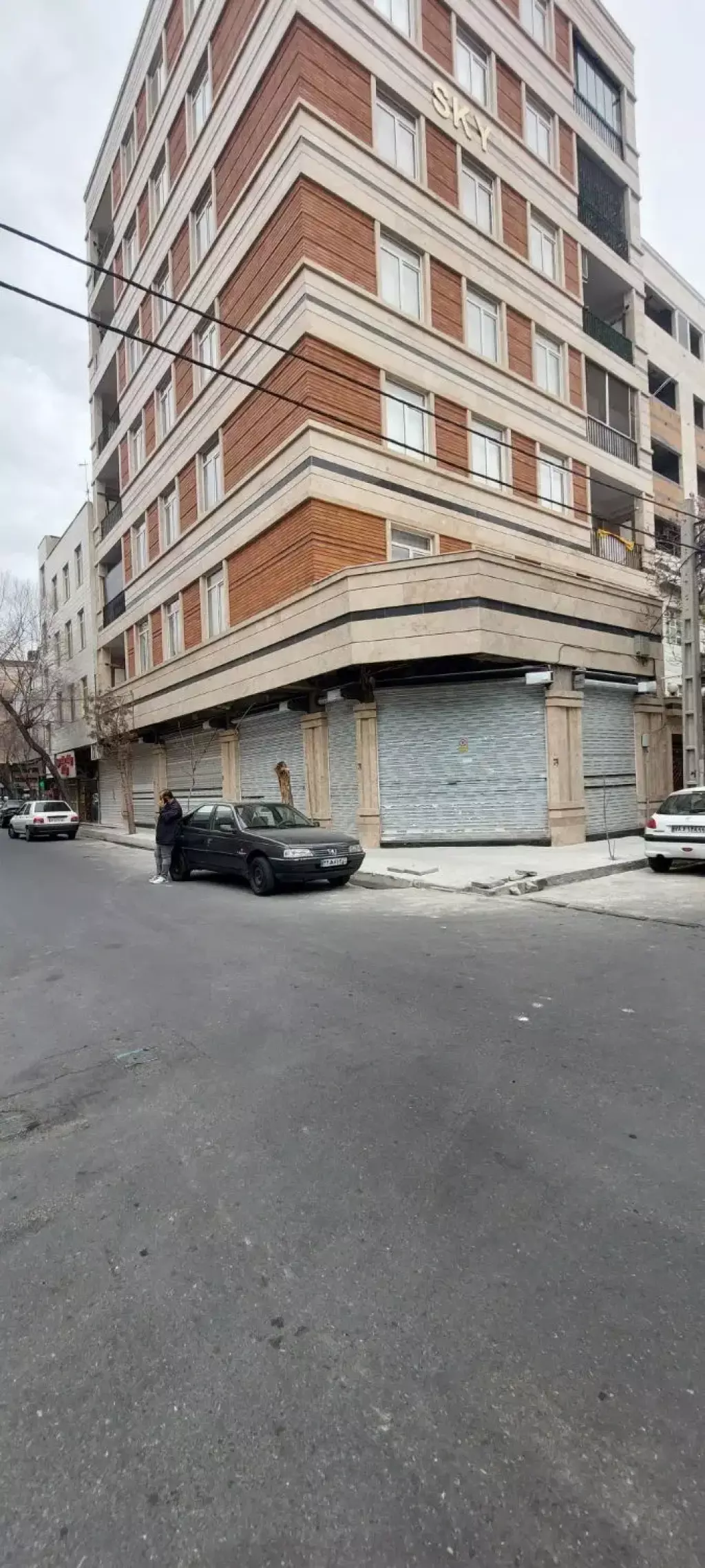 فروش اداری و تجاری 182 متری در یاخجی آباد